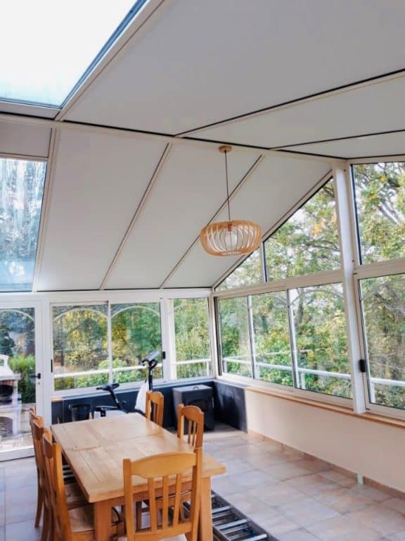 Installation d'une véranda blanche à Angers