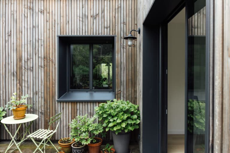 Extension maison angers avec bardage bois